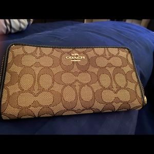 Coach zip wallet